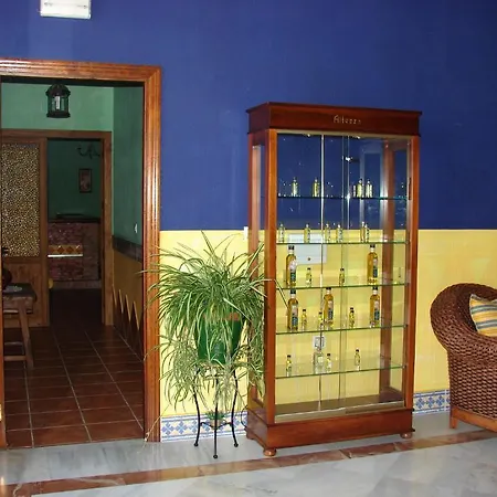Cortijo Llanos Apartahotel