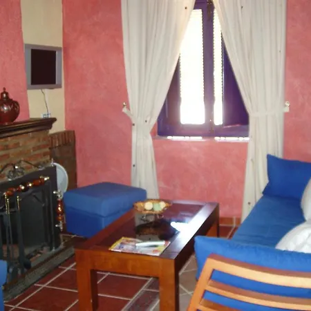 Cortijo Llanos Apartahotel