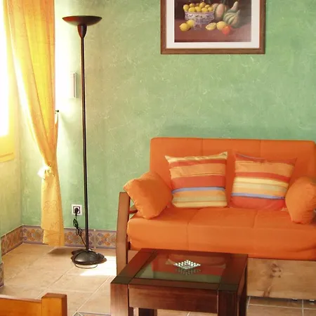 Cortijo Llanos Apartahotel
