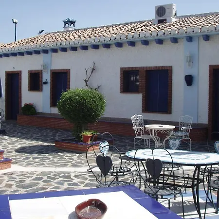 Cortijo Llanos Apartahotel *